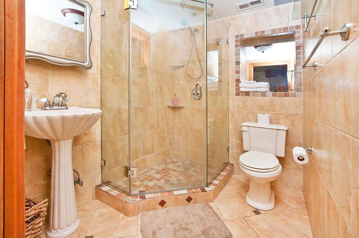 136th Unit 1 Appartement